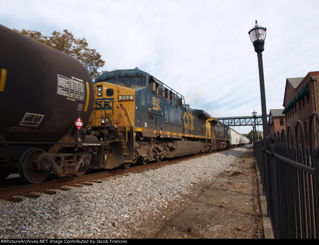 CSX 562